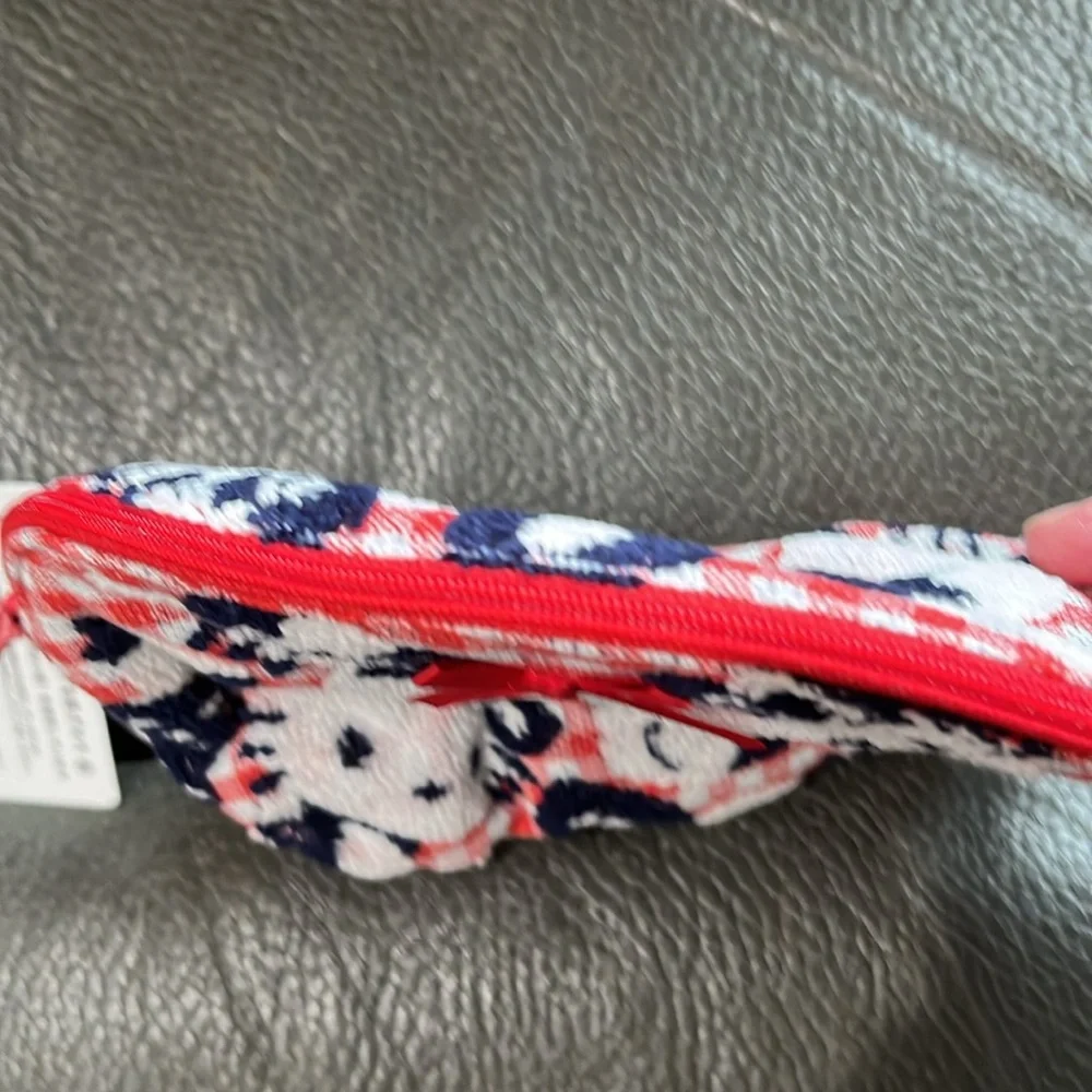 Hello kitty gingham zipper case